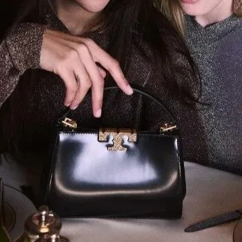 【25-cv-14151】汤丽柏琦全线商标TRO维权，涉TORY BURCH、REVA、TORY及经典 “双 T 交织” 图形！