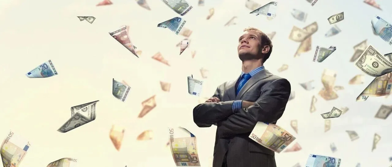 钞票漫天飞的惊喜！海外消费者为TikTok创意单品疯狂买单