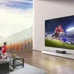 超短焦 + 超强抗光：AWOL投影仪让 “白天开灯观影” 成为可能！