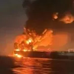 突发！港口遇袭，三艘船只受损