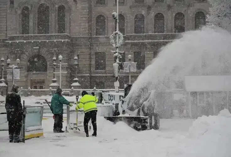 双重暴击！美东暴雪+卡车司机新规，节日季物流面临大考，你的货物还要等多久？