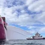 最新进展！这艘起火船舶启动排水，货物卸载暂停！