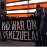 美国突袭委内瑞拉！制裁中资企业及油轮，关键港口严重受损，超100个城市爆发示威！