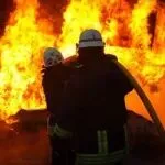 多个港口遭袭！集装箱、车辆和基础设施起火