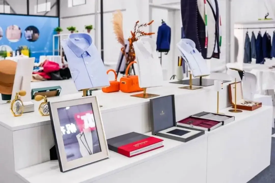 你的小店，也有机会拥有“SHEIN级”的敏捷力？跨境POD让这成为可能