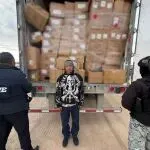 突发！墨西哥公路搜查，装满中国货物的2个柜子被查扣！