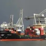 预警!港口拥堵、极端天气致航运危机升级!船司紧急加征附加费