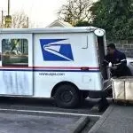 USPS 美国邮政包裹数量减幅 12.1%，收入下降 64%，净亏损达 13 亿美元