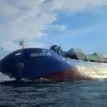 突发！一艘集装箱船沉没后引发297个箱坠海，被曝载有中远海运等9家公司的共舱货物...