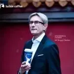 瑞幸签下“九头身裁判”;Lisa成为资生堂品牌全球代言人;柯南最终章联动辱华IP惹怒粉丝