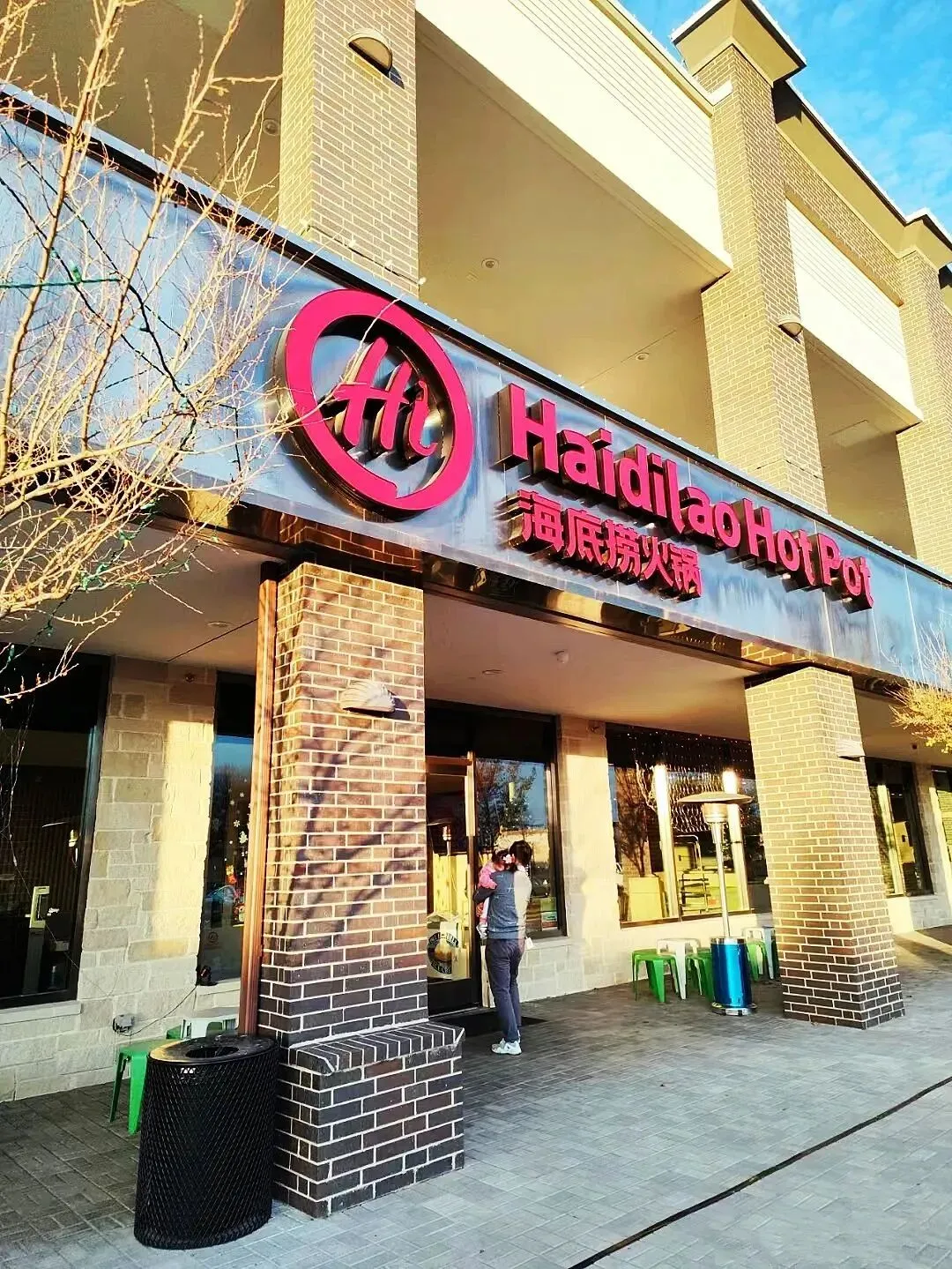 中餐海外走红,2024成餐饮供应链“出海元年”? | CBNData