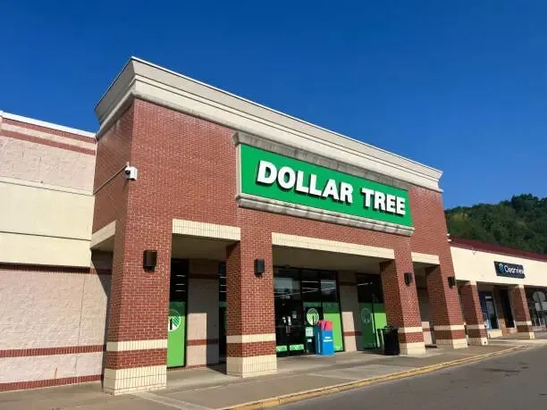 110+ Dollar Tree Store Stock Photos, Pictures & Royalty-Free Images ...