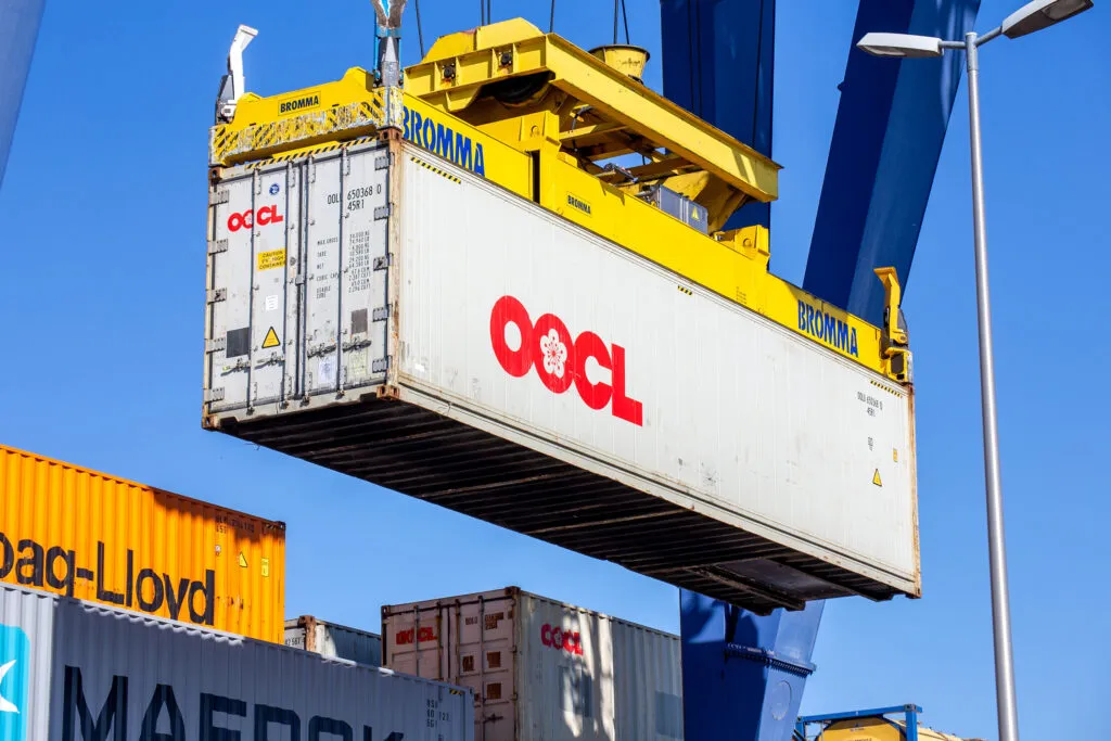 OOCL unveils massive 24,000 TEU container ship in its fleet - GoComet ...