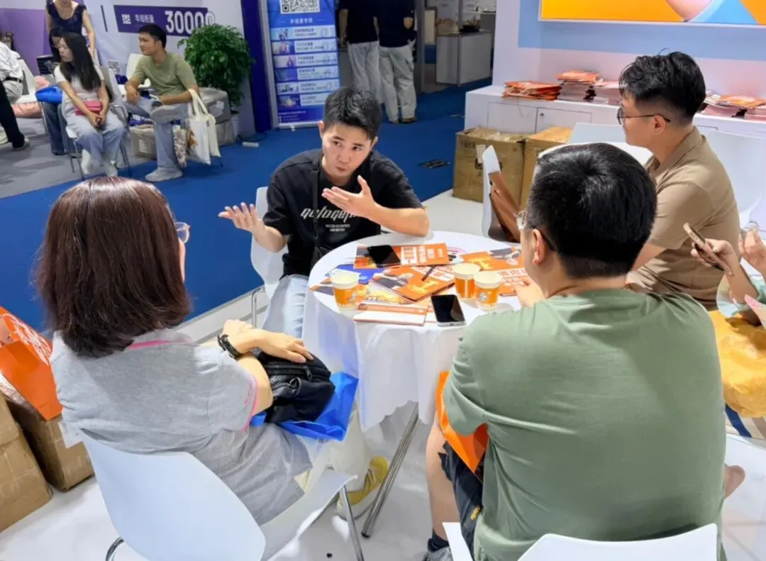 第六届中国(厦门)国际跨境电商展览会火热进行中,联宇物流邀您莅临3C33T展位!