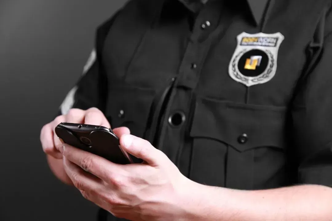 bodyworn-g45d4f9daa_1920.jpg