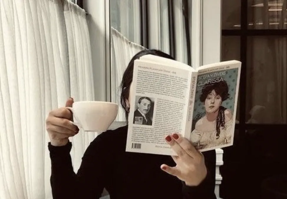 营销内卷的终结者：别卖产品，去当消费者的“情绪搭子”