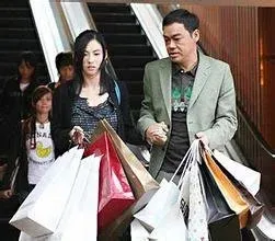 一个8000卢比买了24件衣服的印度购物狂的自白。