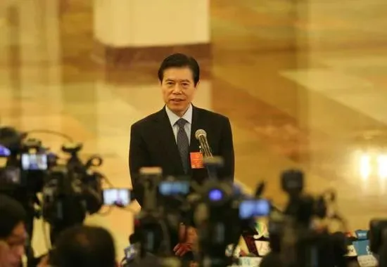 商务部部长钟山:中国跨境电商规模已稳居世界第一