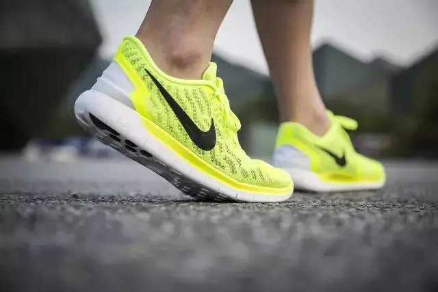 Nike看不上亚马逊,却在后者平台上赚了个钵满盆满!品牌看不起电商,打脸不?
