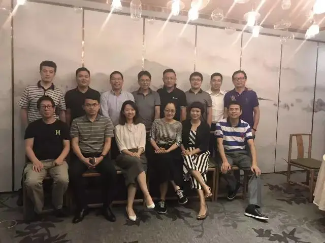 炮哥论跨境第144篇:Anker为何可以做成街电这个共享充电宝风口产品呢