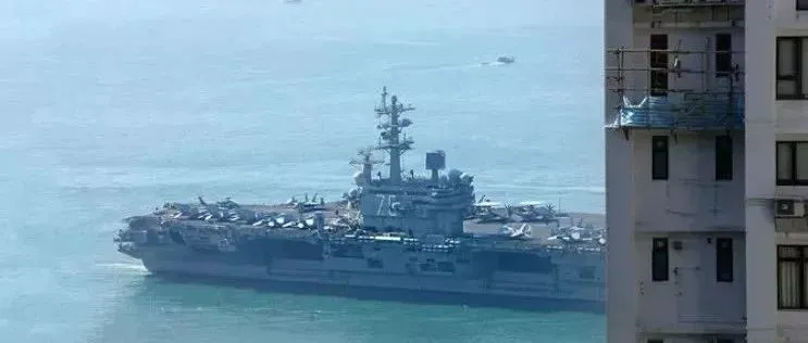 中美贸易战真的要结束了？昨日，美国航母到了香港！
