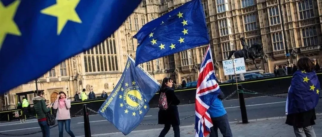 小鱼教育资讯｜英脱欧协议通过；人民币贬值；亚马逊黑五销售新高；Shopify黑五战绩惊人；阿里组织再升级；德国邮政推直接拼箱等