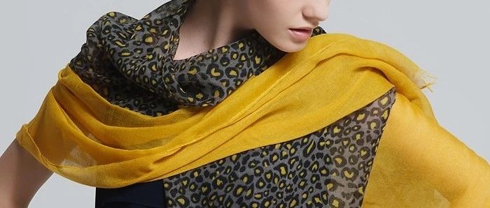 豹纹印花款丝巾，法国设计师经典打造