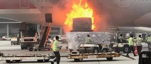 突发！香港机场起火，又是锂电池惹的祸（视频）
