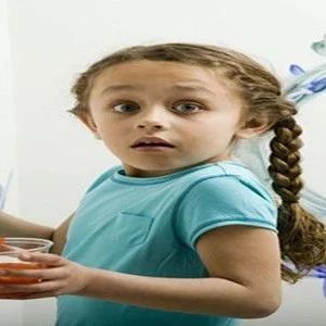 12个小时，2600多人，就因为这一件事上热搜