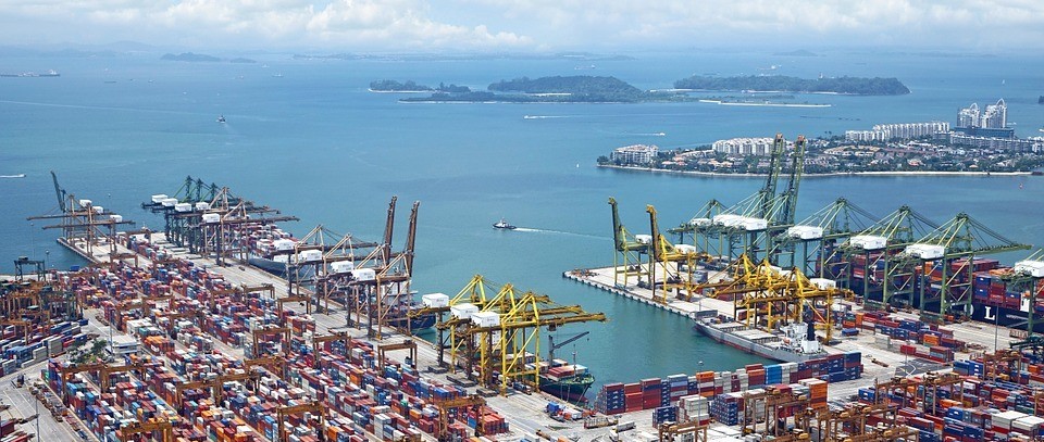 关税最后期限即将来临？卖家忙于囤货 全美仓储告急