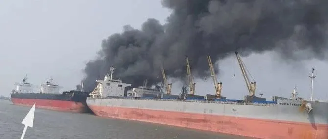 突发!又发生两起集装箱船起火事故