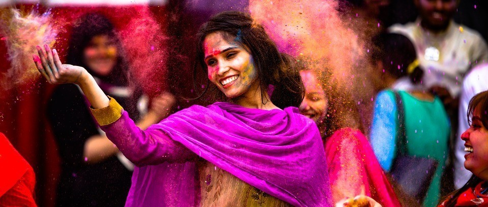 14亿人口蓝海市场，亚马逊印度站到底值不值得坚持?