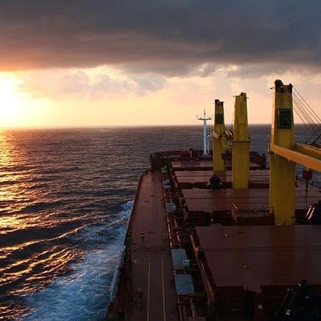 中美贸易战升温，数十艘散货船已开往中国港口
