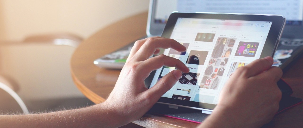 前有 Lazada 后有 Shopee，为什么偏偏这家“小”电商在新加坡最受欢迎？