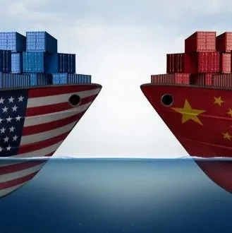 简述：中美贸易战如何影响海运业？