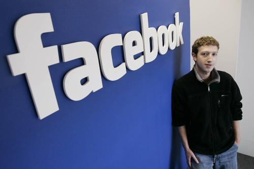  Facebook暂时停用数万个应用 回应剑桥分析的争议
