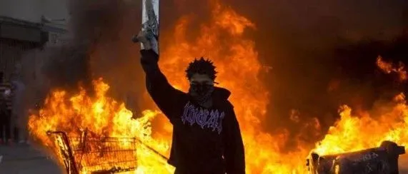 美国暴乱升级!FedEx瘫痪!UPS拒绝收柜,亚马逊快递被洗劫,订单量暴跌