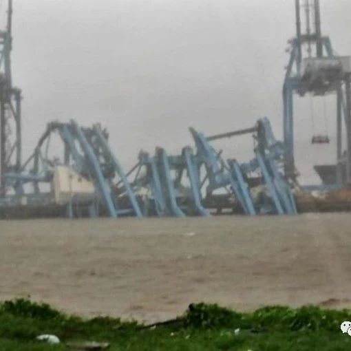 印度最大港口岸吊暴风中被吹倒，万海集装箱船高雄港被撞，近期注意货物到港后延误