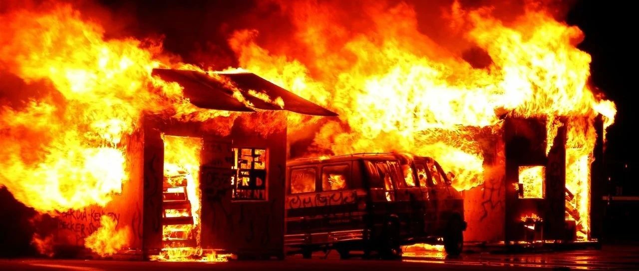 内忧外患！电池瞒报致上海货机着火，美国要求中国关闭驻休斯敦总领馆