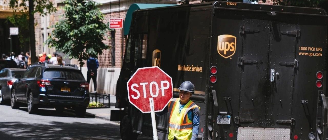 “裂开”了！浦东机场UPS货运安检员确诊，美国FedEx拒派，香港HDL货物积压......