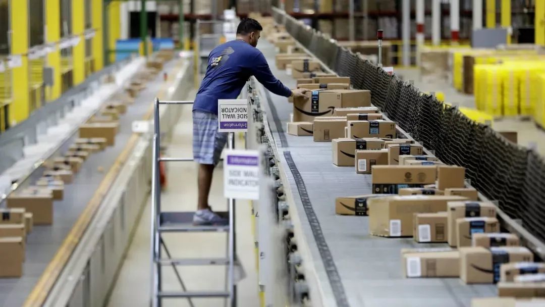 哭了！UPS大面积延迟，部分船公司暂停接货......