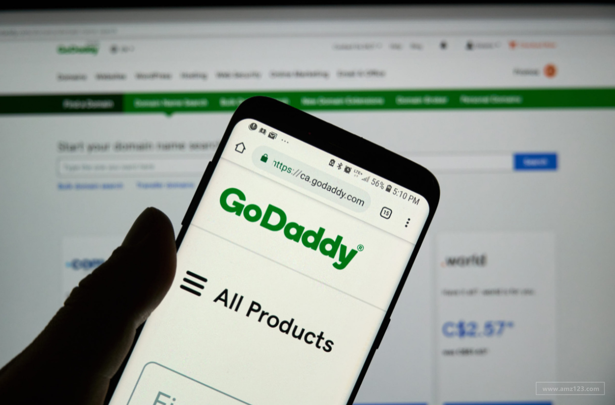 GoDaddy 为加拿大卖家推出新工具！卖家可同时在亚马逊和 eBay上开展业务