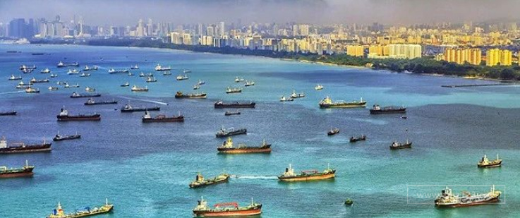 疯涨10倍！亚欧航线集装箱运价飙升至12000美元！赫伯罗特再次上调附加费，最高3000美元！