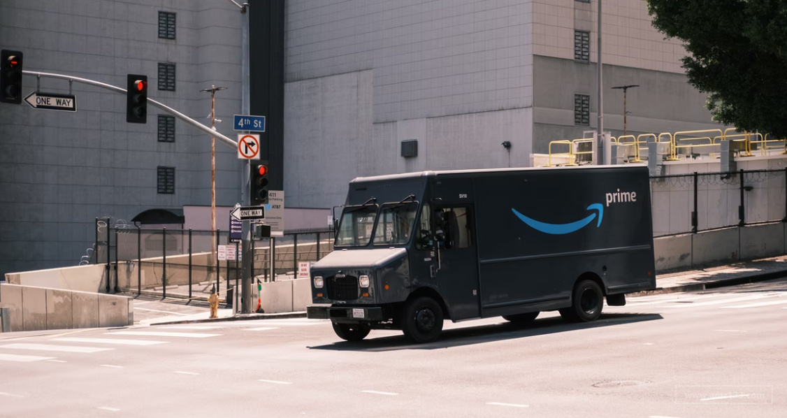 亚马逊宣布无限期暂停“车内配送服务”！重心转向车库内送货！