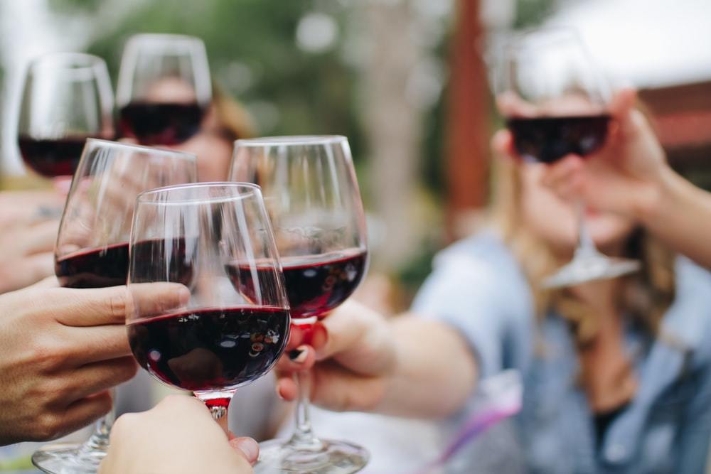 2025年美国酒类电商市场规模最大！芳香型葡萄酒最受欢迎！