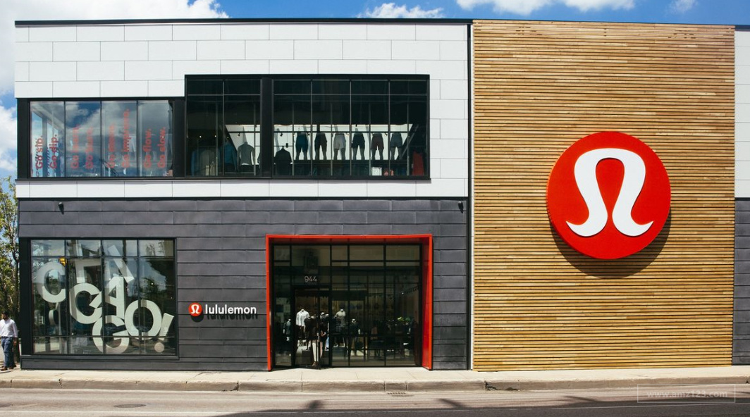 Lululemon正式进军鞋业！与耐克、阿迪达斯展开角逐！