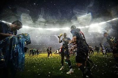 砸20亿做了套表情包？广告控制预算有多重要！