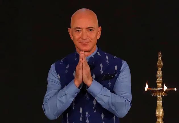 惊了！贝索斯辞任亚马逊CEO后 不做独立站要做太空站？