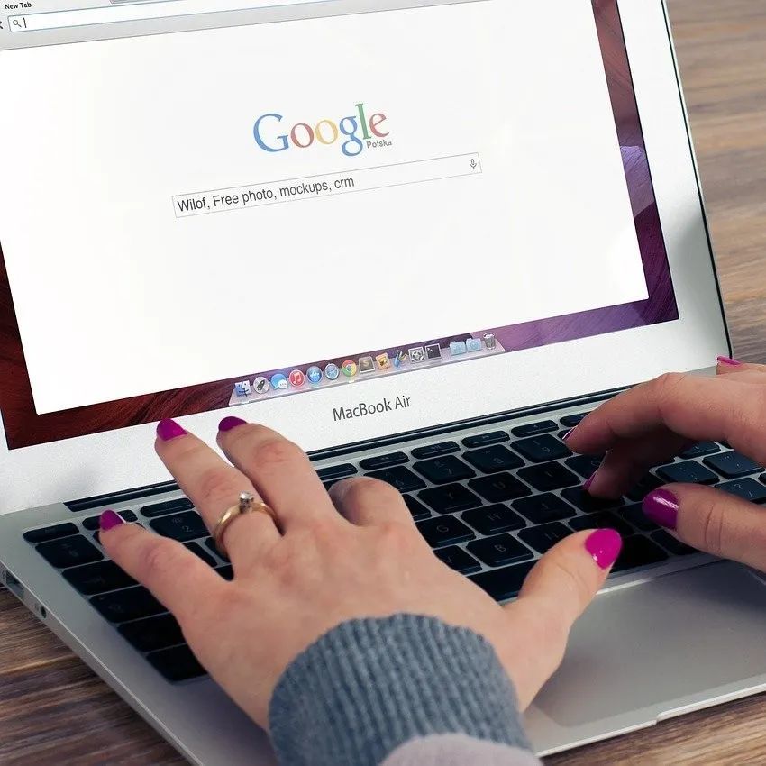 怎么给独立站设计一个Logo ？