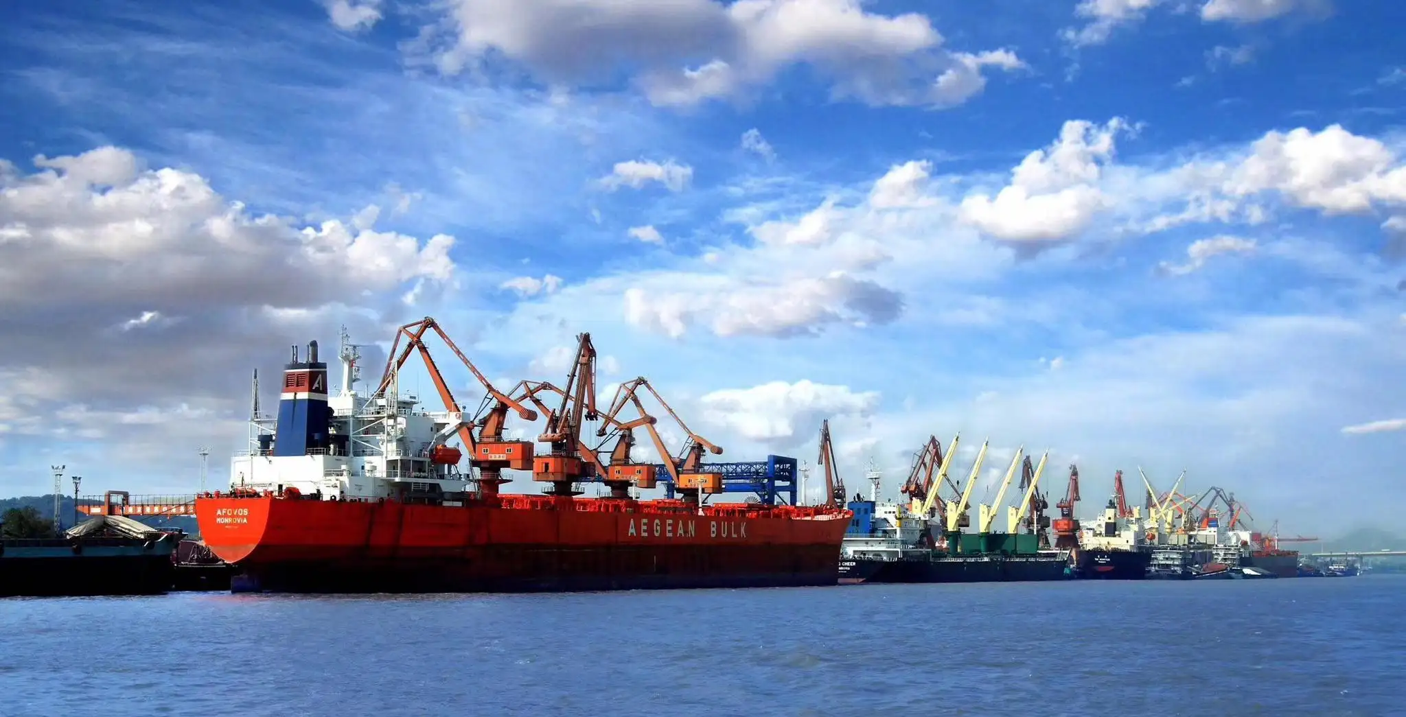 英国最大港口罢工，数十艘货船受影响！损失达8亿美元！